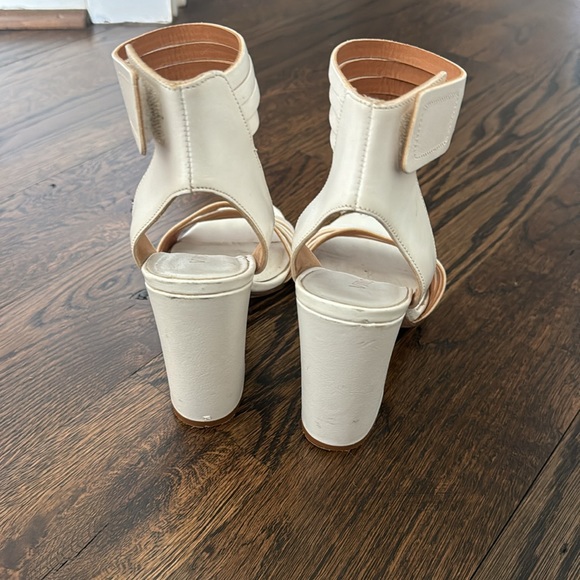 Vince ankle strap heeled sandal - Picture 3 of 6